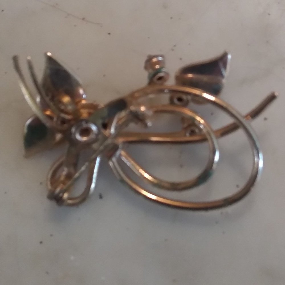 Beautiful Retro-Style Gold-Tone With Rhinestones Pin - Picture 3 of 3